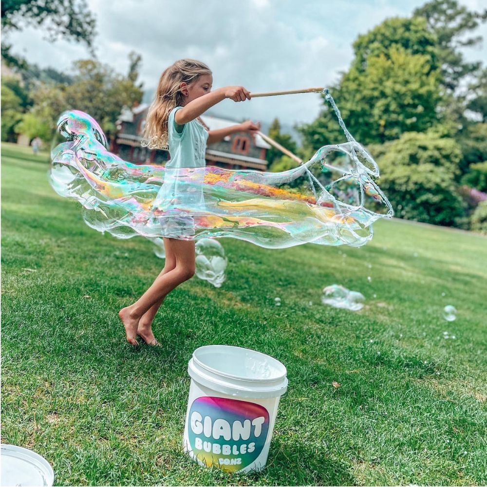 Pour ‘n Play Epic Fun Kit - Giant Bubbles by Tinka - Tinka Giant Bubbles