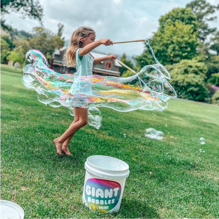 Pour ‘n Play Epic Fun Kit - Giant Bubbles by Tinka - Tinka Giant Bubbles