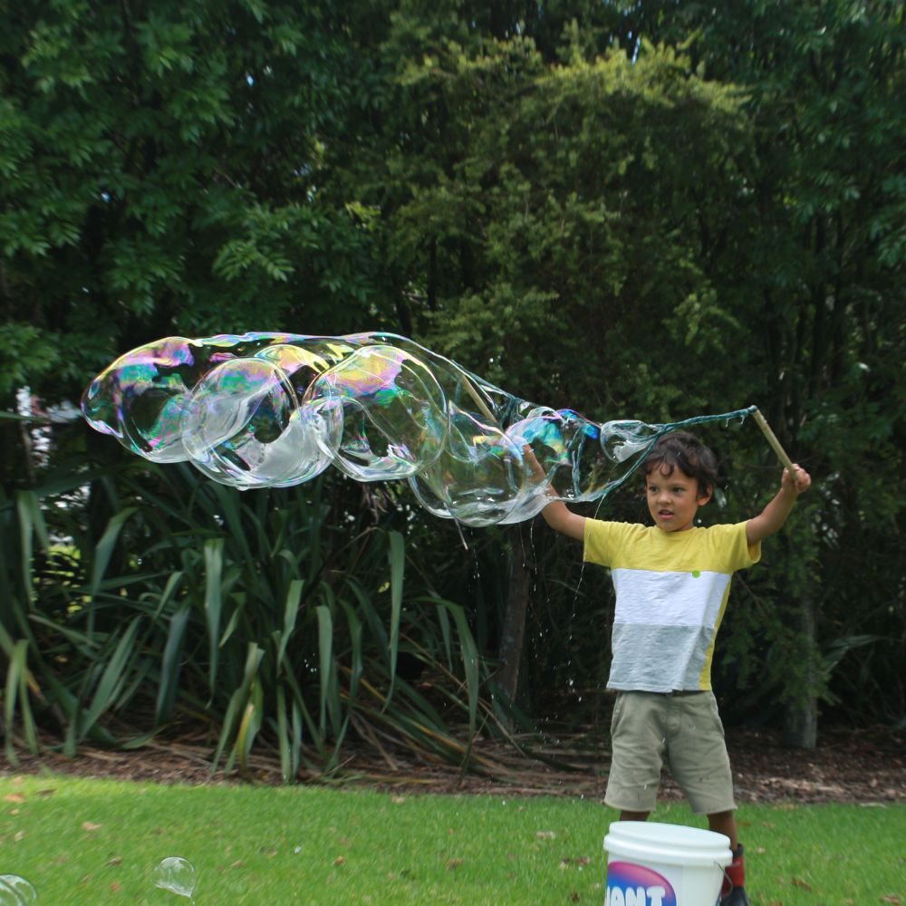 Pour ‘n Play Epic Fun Kit - Giant Bubbles by Tinka - Tinka Giant Bubbles